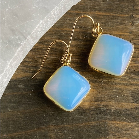 Alquimia Jewelry - GOLD MOONSTONE DROP EARRINGS
